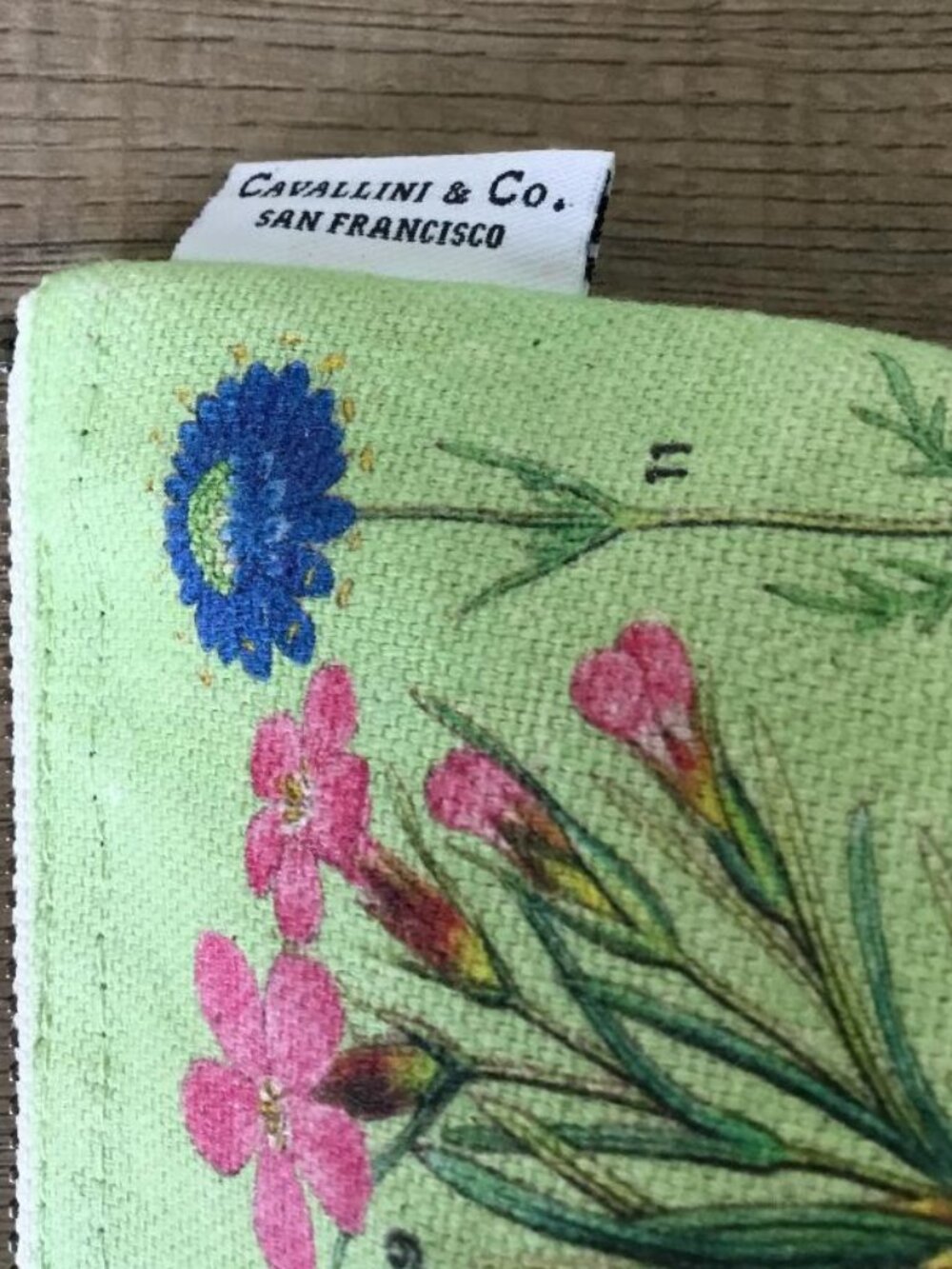 Cavallini & Co Mini Pouch Wildflowers w/Zipper Closure NWT - Picture 3 of 5